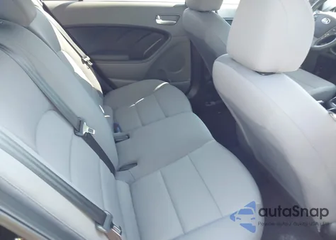 2018 Kia Forte Lx z USA, uszkodzony, nr VIN 3KPFK4A70JE269440